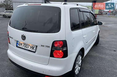 Минивэн Volkswagen Touran 2010 в 