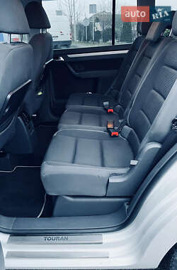 Минивэн Volkswagen Touran 2010 в 