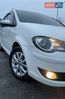 Минивэн Volkswagen Touran 2010 в 