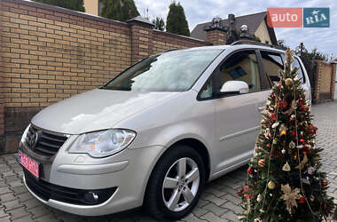 Минивэн Volkswagen Touran 2010 в Луцке