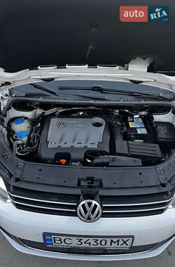 Минивэн Volkswagen Touran 2011 в Виноградове