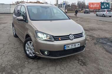 Минивэн Volkswagen Touran 2015 в Костополе