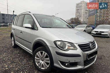 Мінівен Volkswagen Touran 2008 в Києві