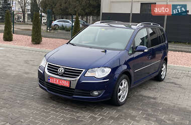 Минивэн Volkswagen Touran 2008 в Луцке