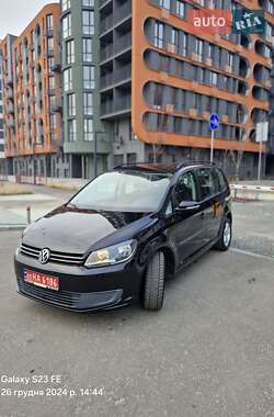 Минивэн Volkswagen Touran 2014 в Киеве