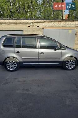 Мінівен Volkswagen Touran 2005 в Луцьку