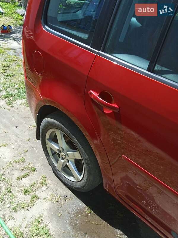 Минивэн Volkswagen Touran 2004 в Львове