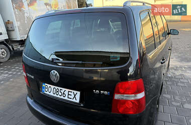 Минивэн Volkswagen Touran 2004 в Бучаче