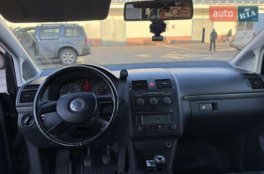 Минивэн Volkswagen Touran 2004 в Бучаче