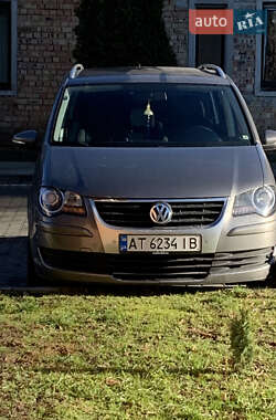 Мінівен Volkswagen Touran 2010 в Коломиї