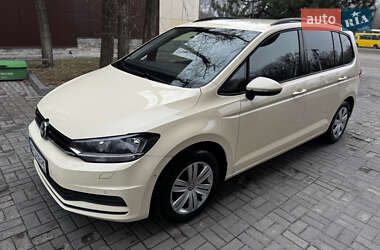 Микровэн Volkswagen Touran 2016 в Днепре