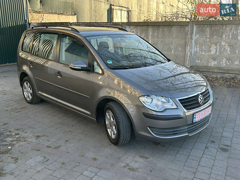 Мінівен Volkswagen Touran 2010 в Надвірній