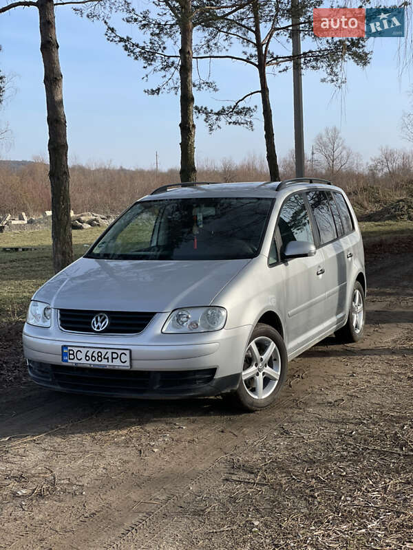 Минивэн Volkswagen Touran 2006 в Нижанковичах