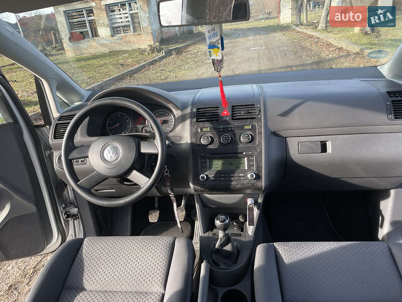 Минивэн Volkswagen Touran 2006 в Нижанковичах