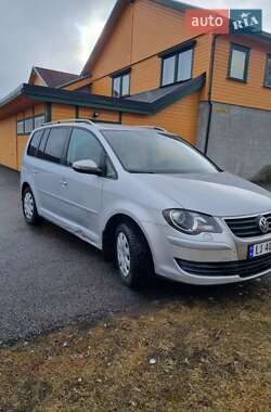 Минивэн Volkswagen Touran 2010 в 