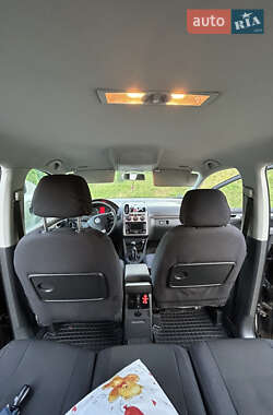 Минивэн Volkswagen Touran 2009 в 