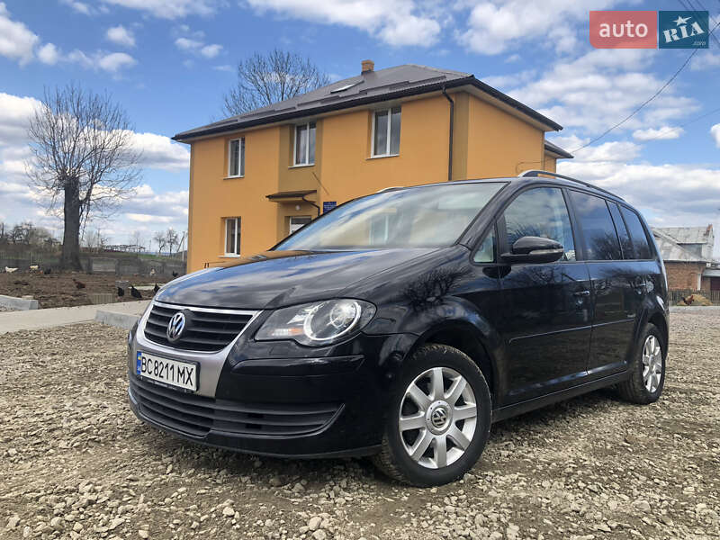 Минивэн Volkswagen Touran 2009 в 
