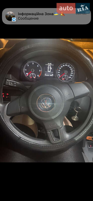 Минивэн Volkswagen Touran 2011 в Новой Ушице