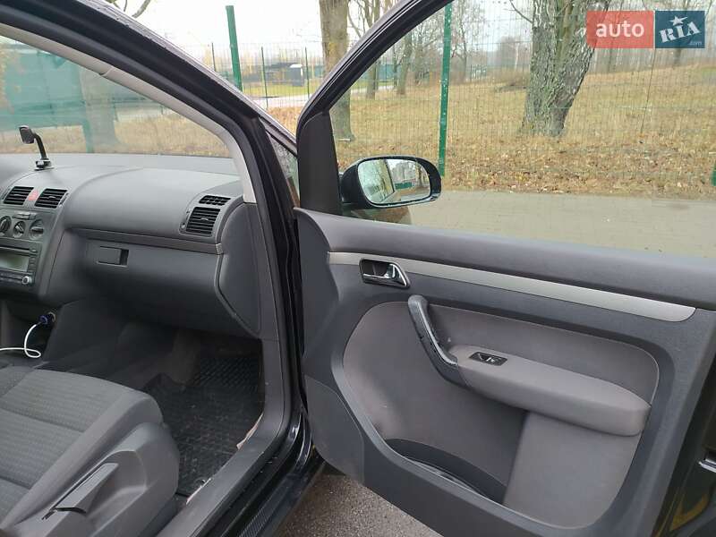 Минивэн Volkswagen Touran 2005 в Чернигове