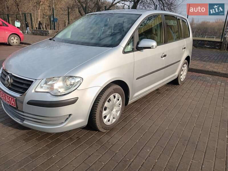 Мінівен Volkswagen Touran 2009 в Кам'янці