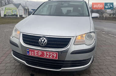 Мінівен Volkswagen Touran 2007 в Млиніві