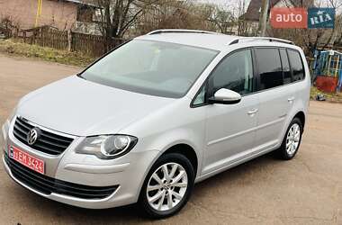 Мінівен Volkswagen Touran 2010 в Коростені