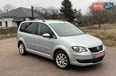 Мінівен Volkswagen Touran 2010 в Коростені