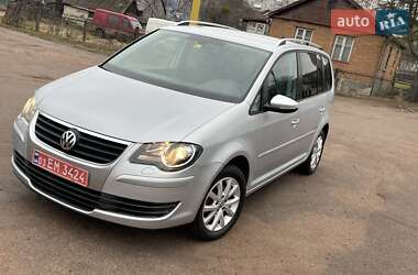 Мінівен Volkswagen Touran 2010 в Коростені