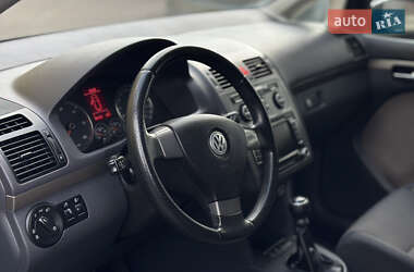 Минивэн Volkswagen Touran 2008 в Городке