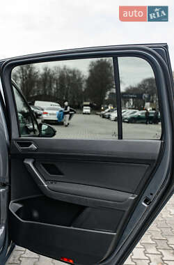 Микровэн Volkswagen Touran 2020 в 