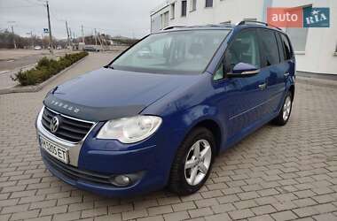 Мінівен Volkswagen Touran 2009 в Житомирі