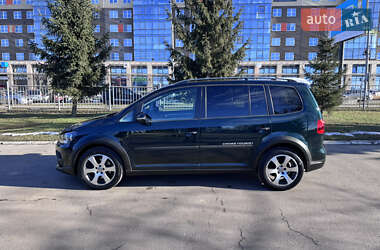 Минивэн Volkswagen Touran 2011 в 