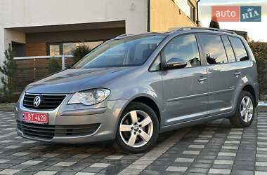 Мінівен Volkswagen Touran 2010 в Стрию