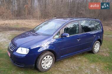 Минивэн Volkswagen Touran 2006 в Зенькове