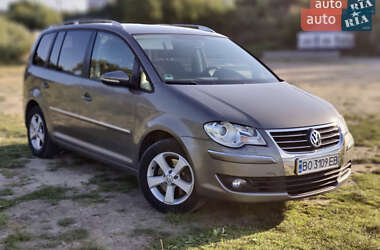 Мінівен Volkswagen Touran 2010 в Хотині