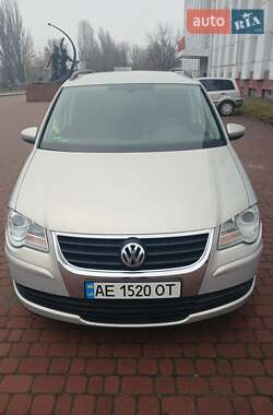 Мінівен Volkswagen Touran 2010 в Кам'янському