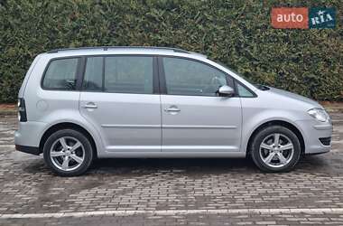 Мінівен Volkswagen Touran 2009 в Луцьку