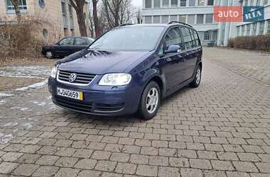 Минивэн Volkswagen Touran 2006 в Ровно