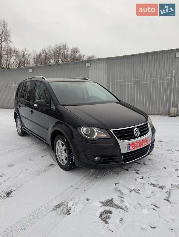 Мінівен Volkswagen Touran 2008 в Києві