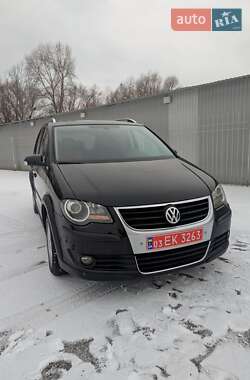 Мінівен Volkswagen Touran 2008 в Києві