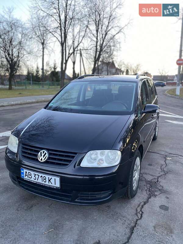 Минивэн Volkswagen Touran 2003 в 