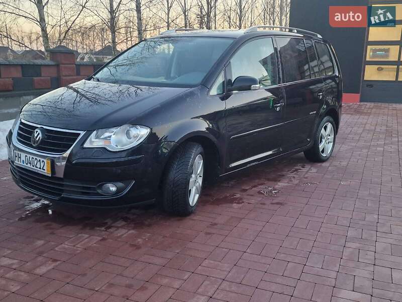 Мінівен Volkswagen Touran 2009 в Рівному