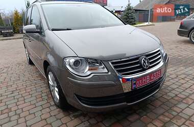 Мінівен Volkswagen Touran 2008 в Сарнах