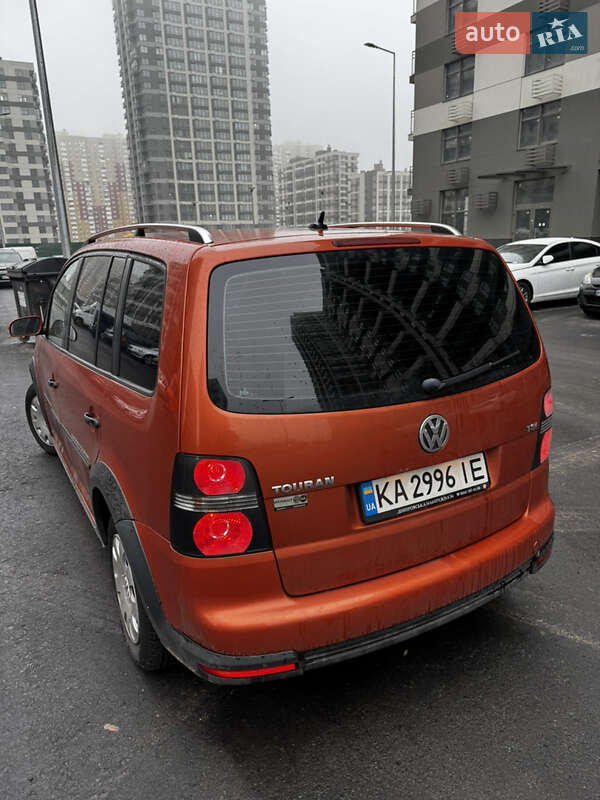 Минивэн Volkswagen Touran 2008 в Киеве