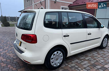 Мінівен Volkswagen Touran 2014 в 