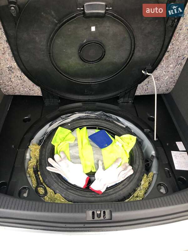 Минивэн Volkswagen Touran 2012 в Харькове фото 20 Минивэн Volkswagen Touran 2012 в Харькове