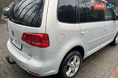 Минивэн Volkswagen Touran 2012 в 