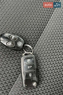 Минивэн Volkswagen Touran 2012 в 