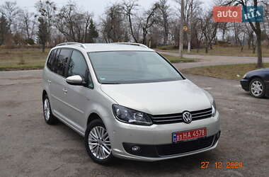 Мінівен Volkswagen Touran 2014 в Гадячі