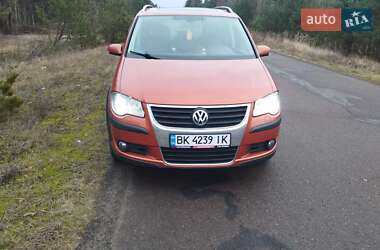 Мінівен Volkswagen Touran 2007 в Володимирці